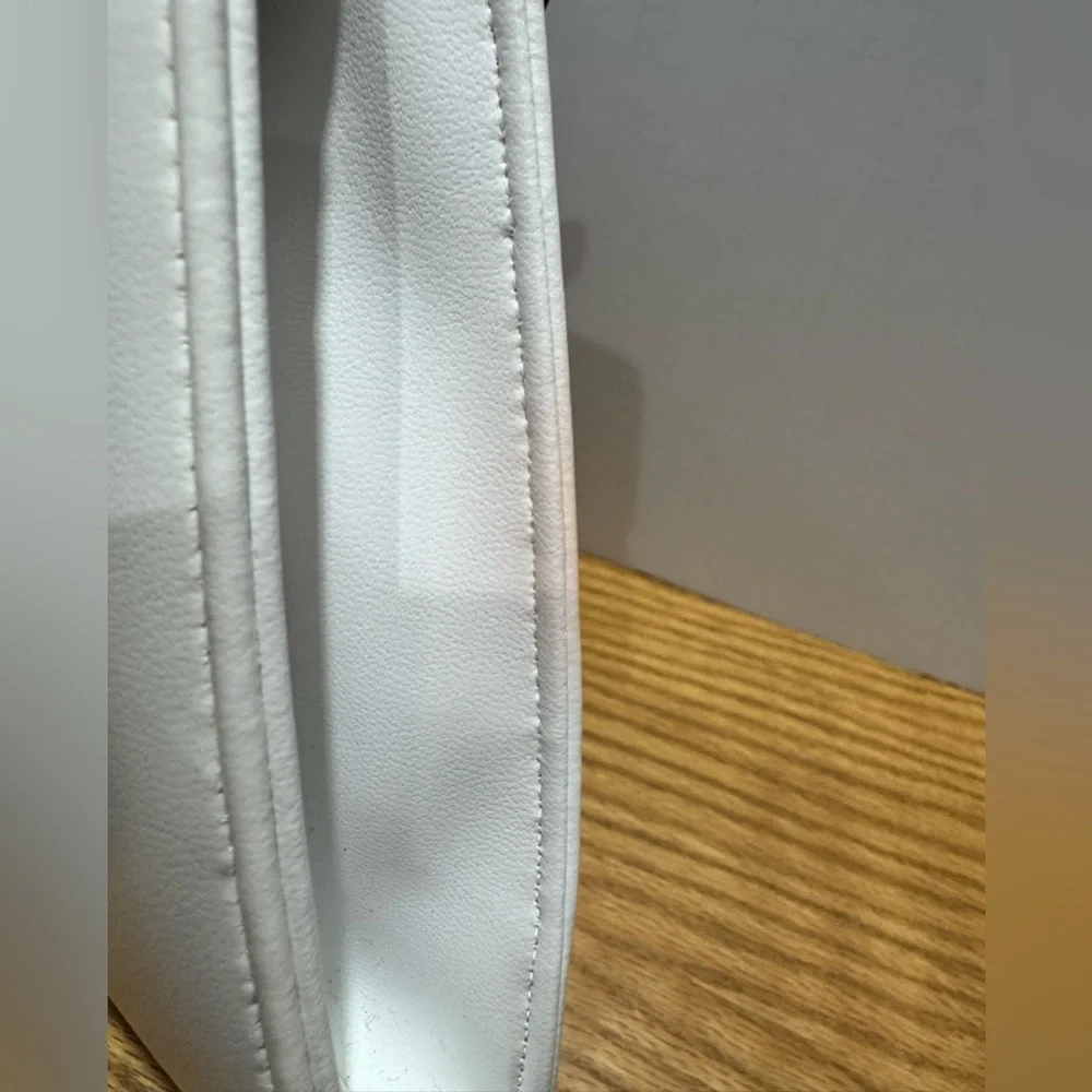 Vintage White and Navy Clutch with shoulder strap - Picture 4 of 11